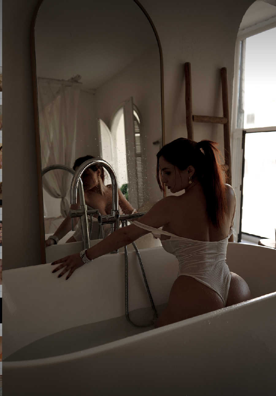 A playful frame from Miranda Faith nude — online in Varangal