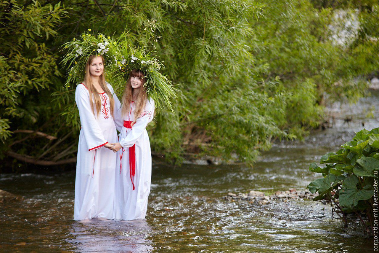 Women in Slavic costumes in Varangal