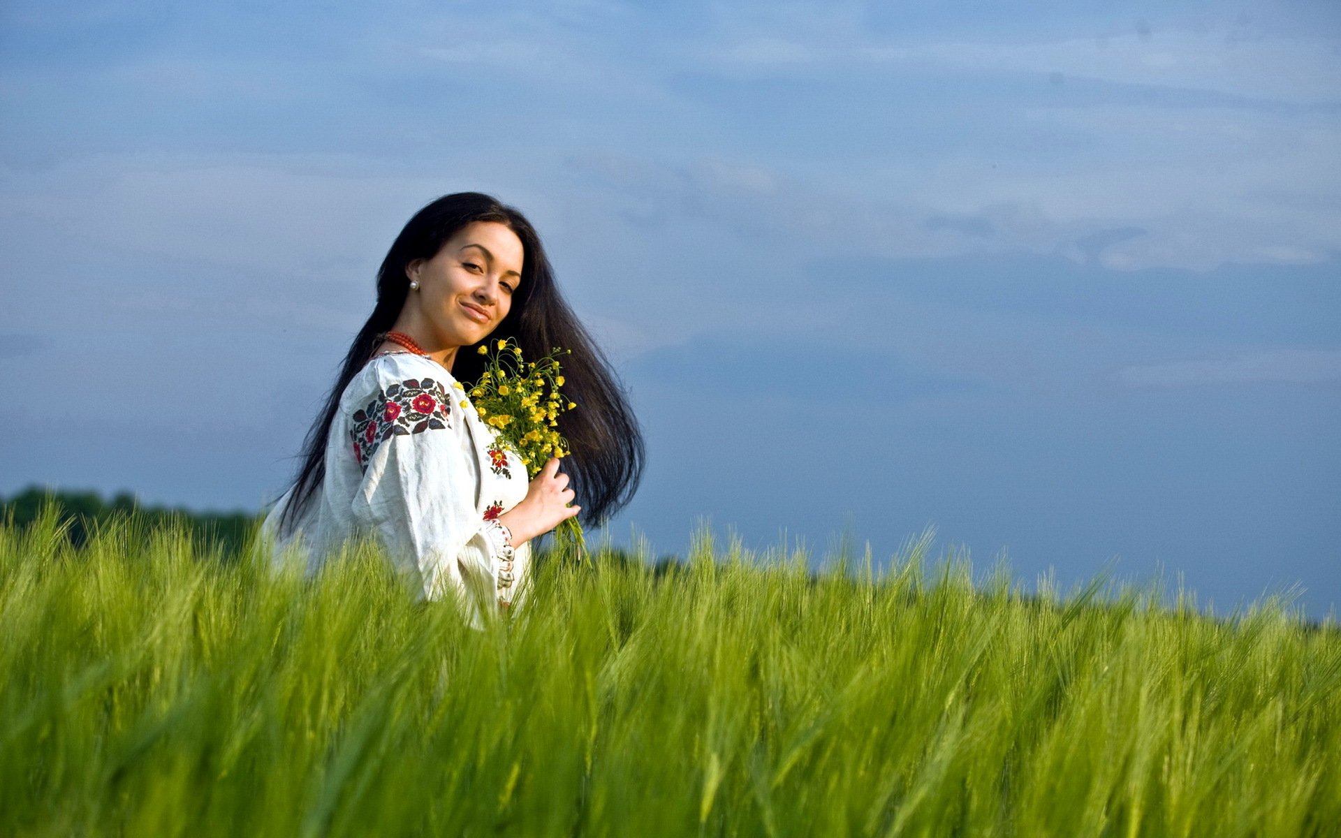 Girls in Slavic costumes in Varangal