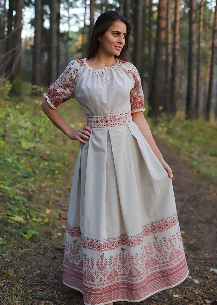 Girls in Slavic costumes in Varangal