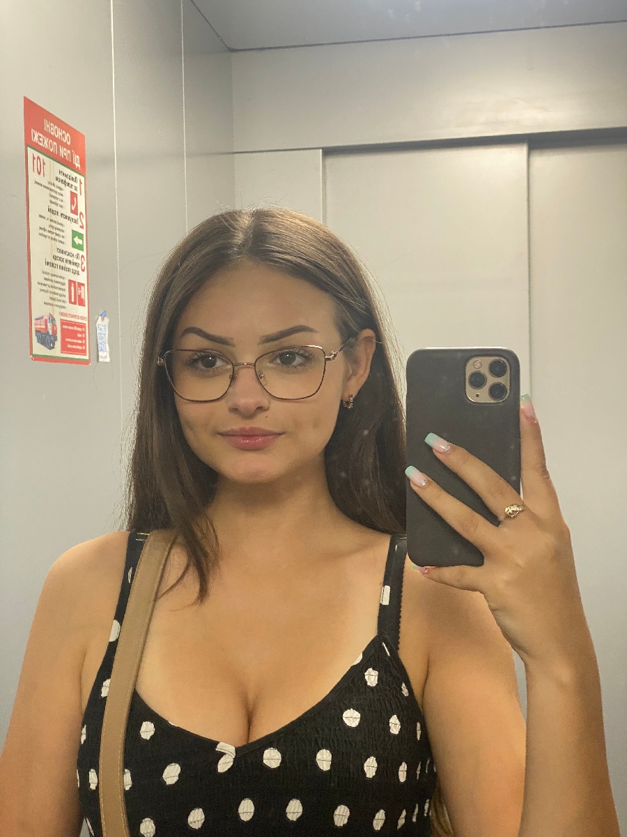 Sexy model Stacy in Varangal